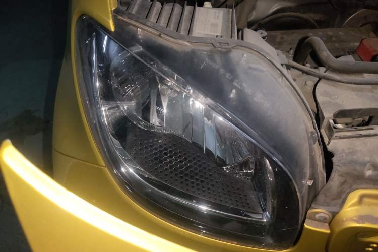 Used smart fortwo 2015 1.0L 52 kW Hardtop Passion Edition Right Front Headlight