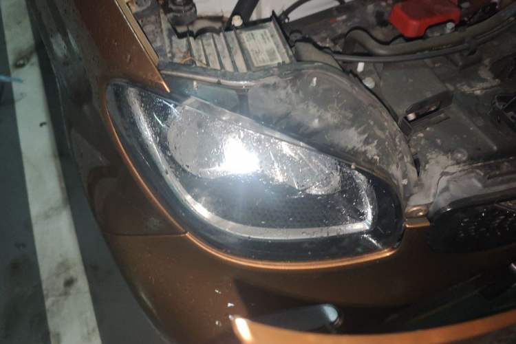 Used smart fortwo 2015 1.0L 52 kW hardtop Dynamic version Right Front Headlight