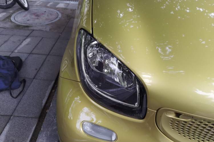 Used smart fortwo 2015 1.0L 52 kW Hardtop Passion Edition Right Front Headlight