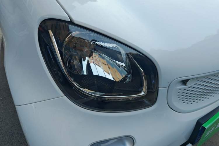Used smart fortwo 2015 1.0L 52 kW Hardtop Passion Edition Right Front Headlight
