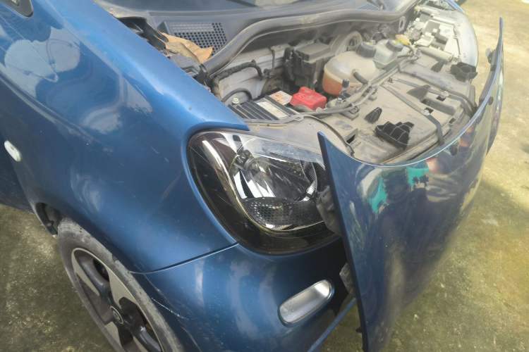 Used smart fortwo 2015 1.0L 52 kW Hardtop Passion Edition Right Front Headlight