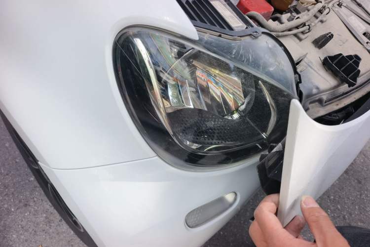 Used smart fortwo 2015 1.0L 52 kW Hardtop Passion Edition Right Front Headlight