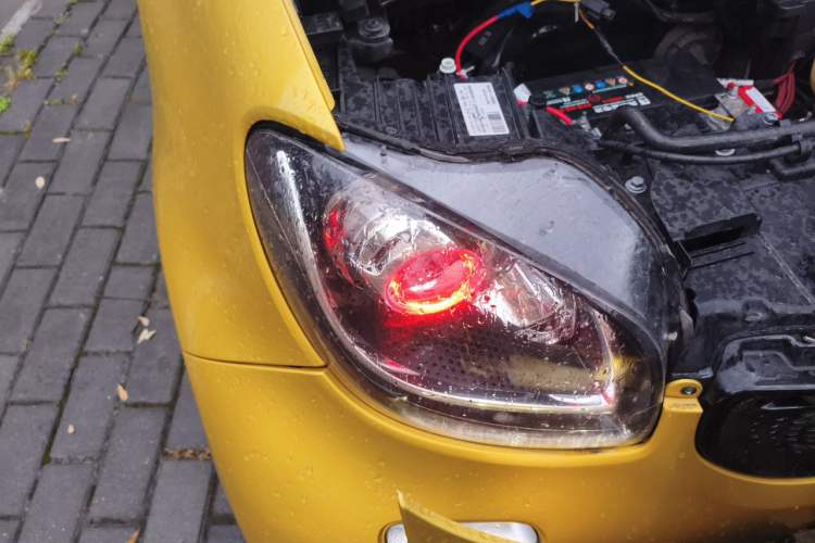 Used smart fortwo 2015 1.0L 52 kW Hardtop Passion Edition Right Front Headlight