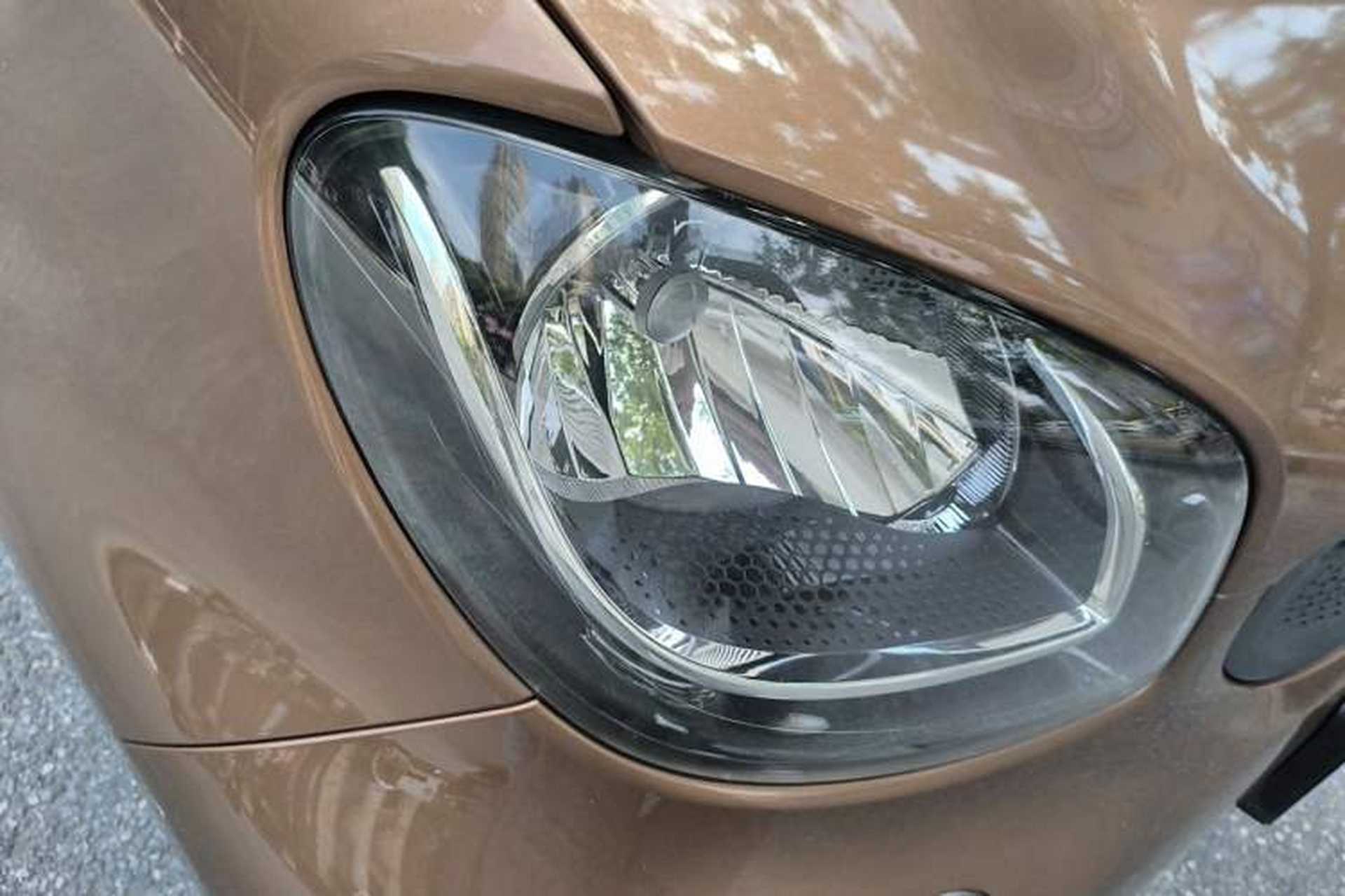 Used smart fortwo 2015 1.0L 52 kW hardtop Dynamic version Right Front Headlight