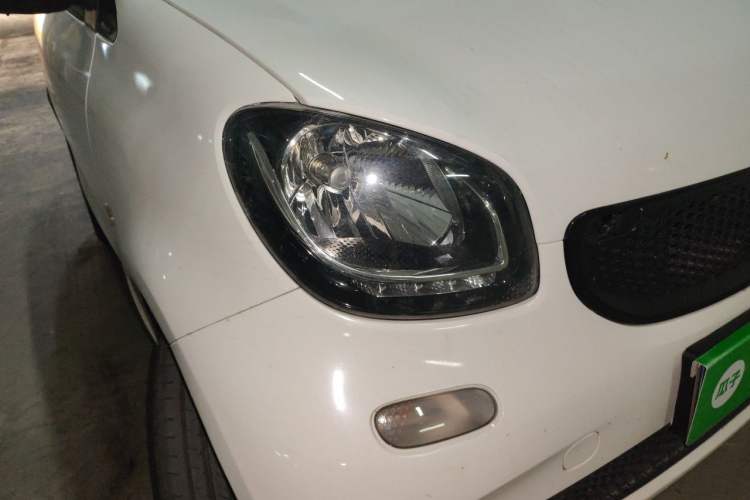Used smart fortwo 2015 1.0L 52 kW Hardtop Passion Edition Right Front Headlight