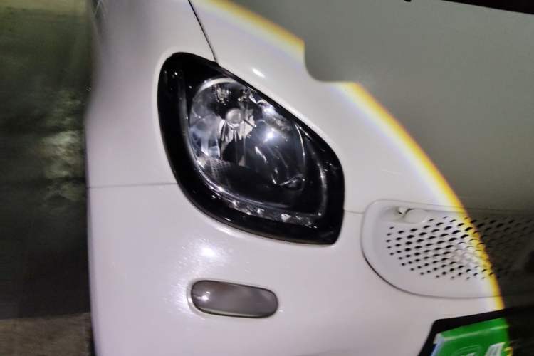 Used smart fortwo 2015 1.0L 52 kW Hardtop Passion Edition Right Front Headlight