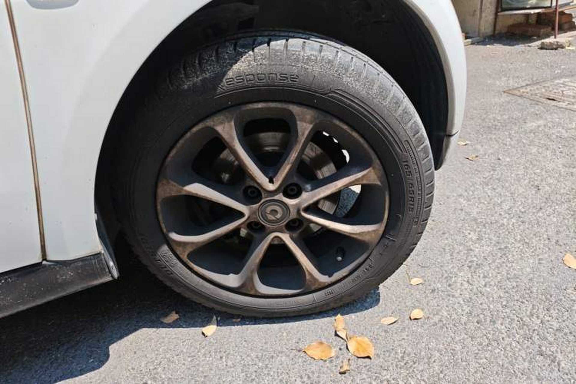 Used smart fortwo 2015 1.0L 52 kW hardtop Dynamic version Right Front Wheel Hub