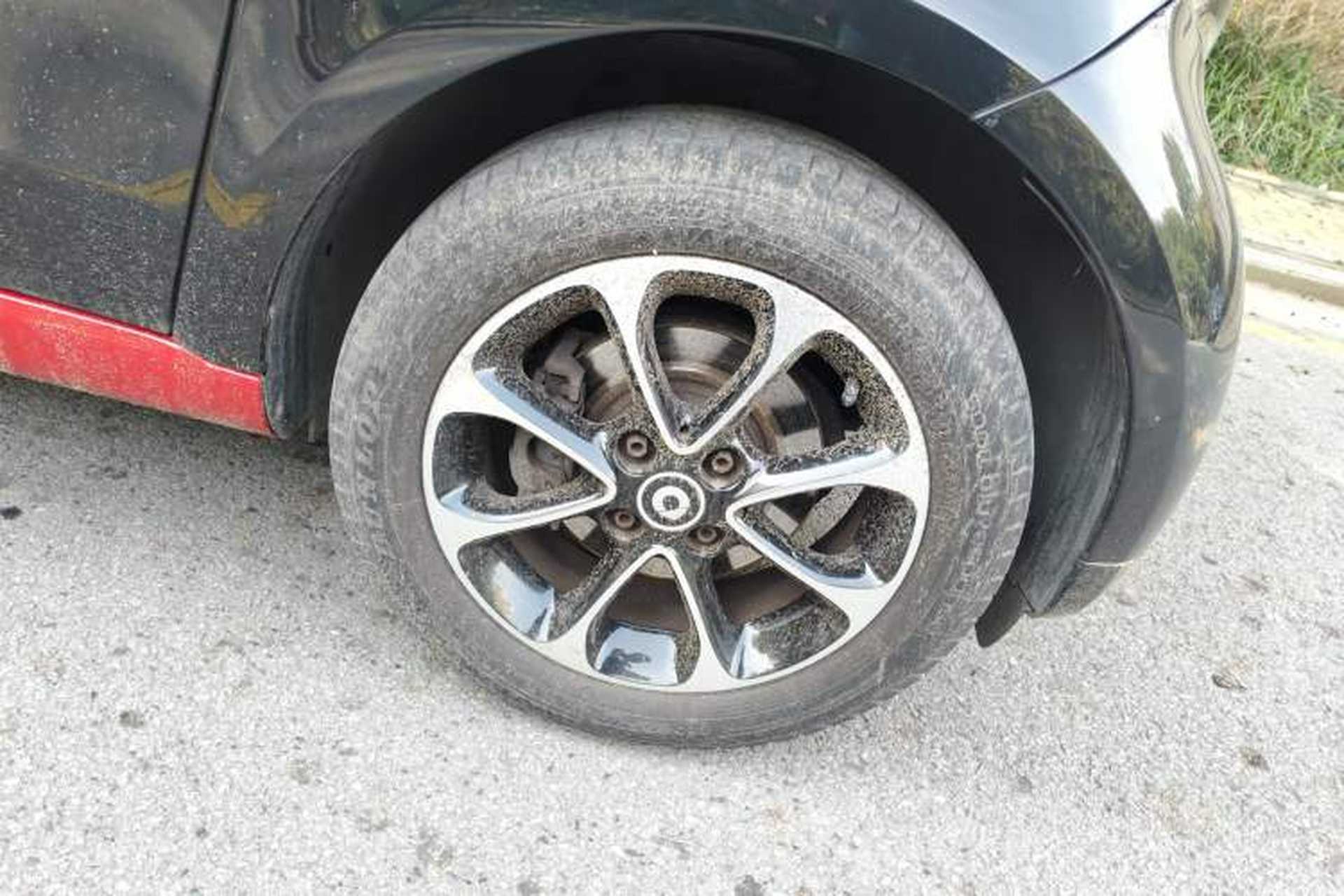 Used smart fortwo 2015 1.0L 52 kW Hardtop Passion Edition Right Front Wheel Hub