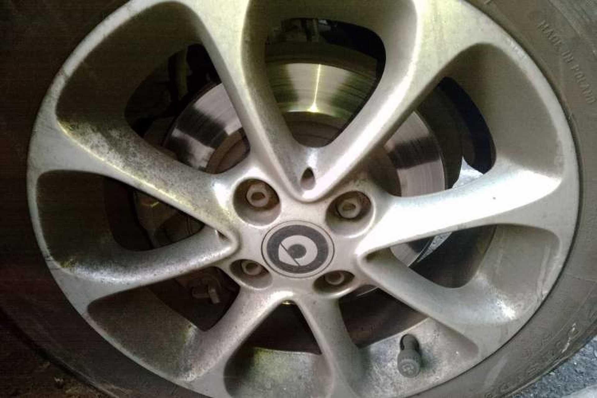 Used smart fortwo 2015 1.0L 52 kW hardtop Dynamic version Right Front Wheel Hub