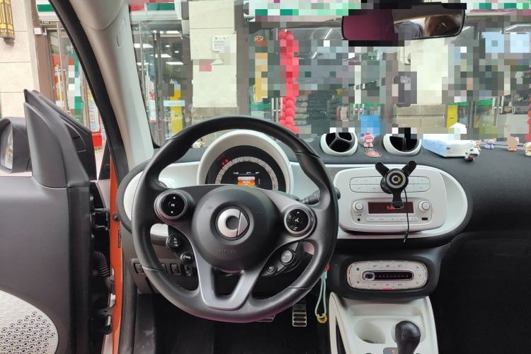Used smart fortwo 2015 1.0L 52 kW Hardtop Passion Edition Steering Wheel