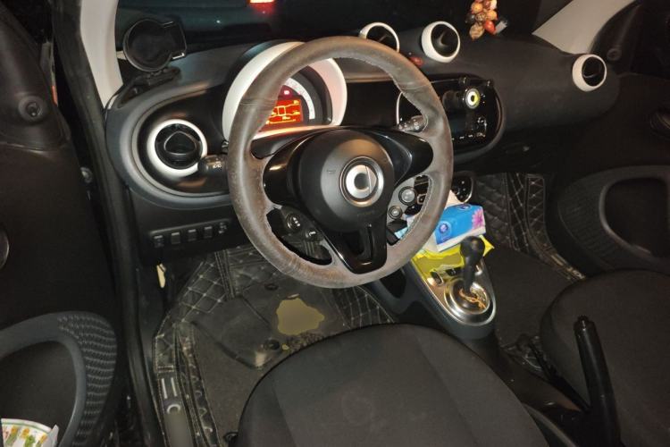 Used smart fortwo 2015 1.0L 52 kW hardtop Dynamic version Steering Wheel