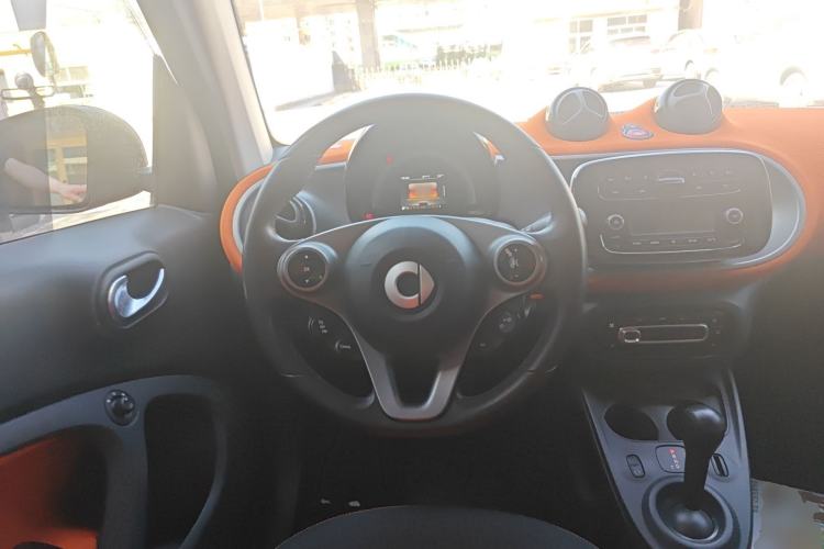 Used smart fortwo 2015 1.0L 52 kW Hardtop Passion Edition Steering Wheel