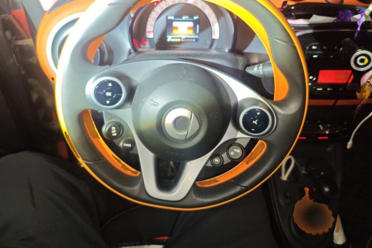 Used smart fortwo 2015 1.0L 52 kW Hardtop Passion Edition Steering Wheel