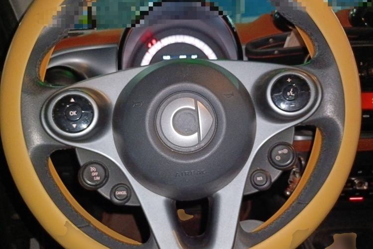 Used smart fortwo 2015 1.0L 52 kW Hardtop Passion Edition Steering Wheel