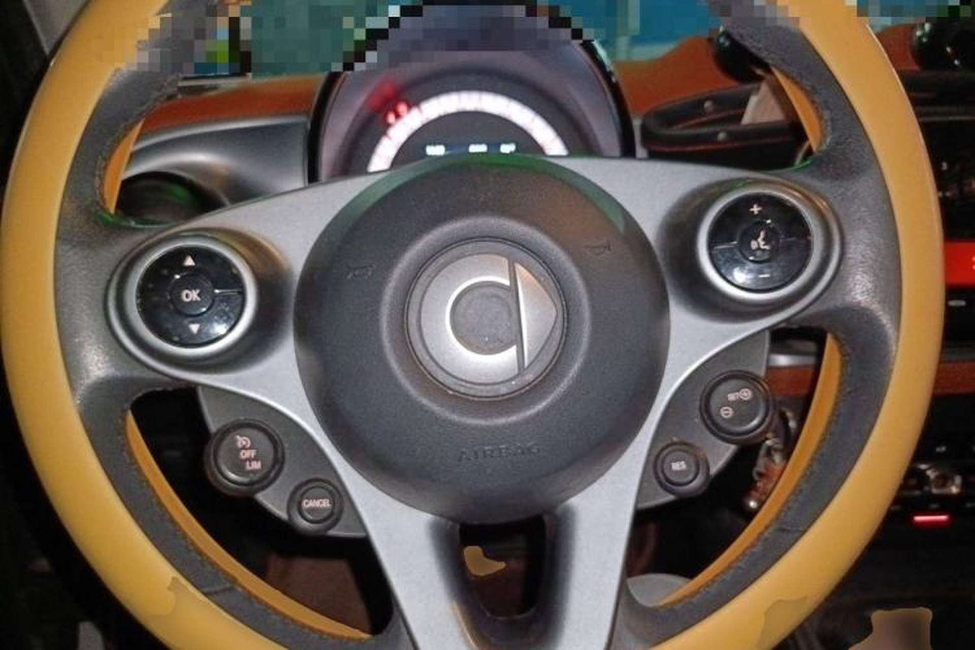 Used smart fortwo 2015 1.0L 52 kW Hardtop Passion Edition Steering Wheel