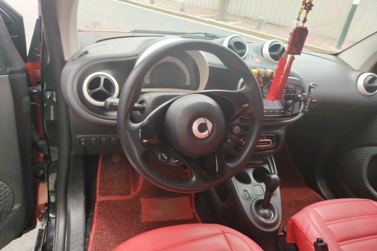 Used smart fortwo 2015 1.0L 52 kW hardtop Dynamic version Steering Wheel