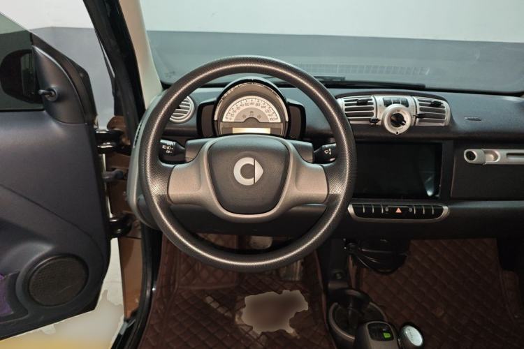 Used smart fortwo 2015 1.0 MHD New Year Special Edition Steering Wheel