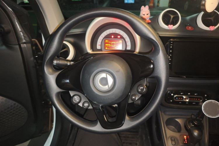 Used smart fortwo 2015 1.0L 52 kW hardtop Dynamic version Steering Wheel
