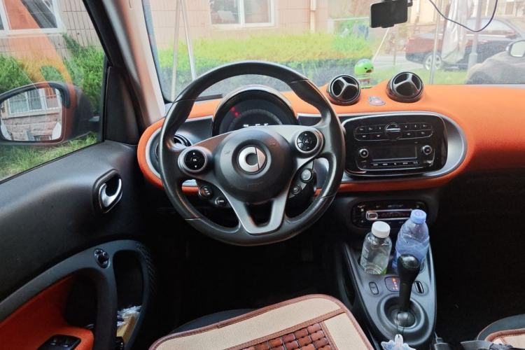Used smart fortwo 2015 1.0L 52 kW Hardtop Passion Edition Steering Wheel