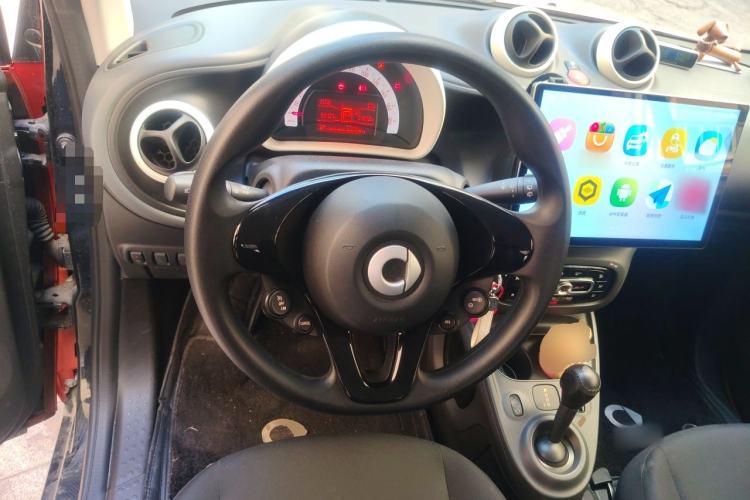 Used smart fortwo 2015 1.0L 52 kW hardtop Dynamic version Steering Wheel