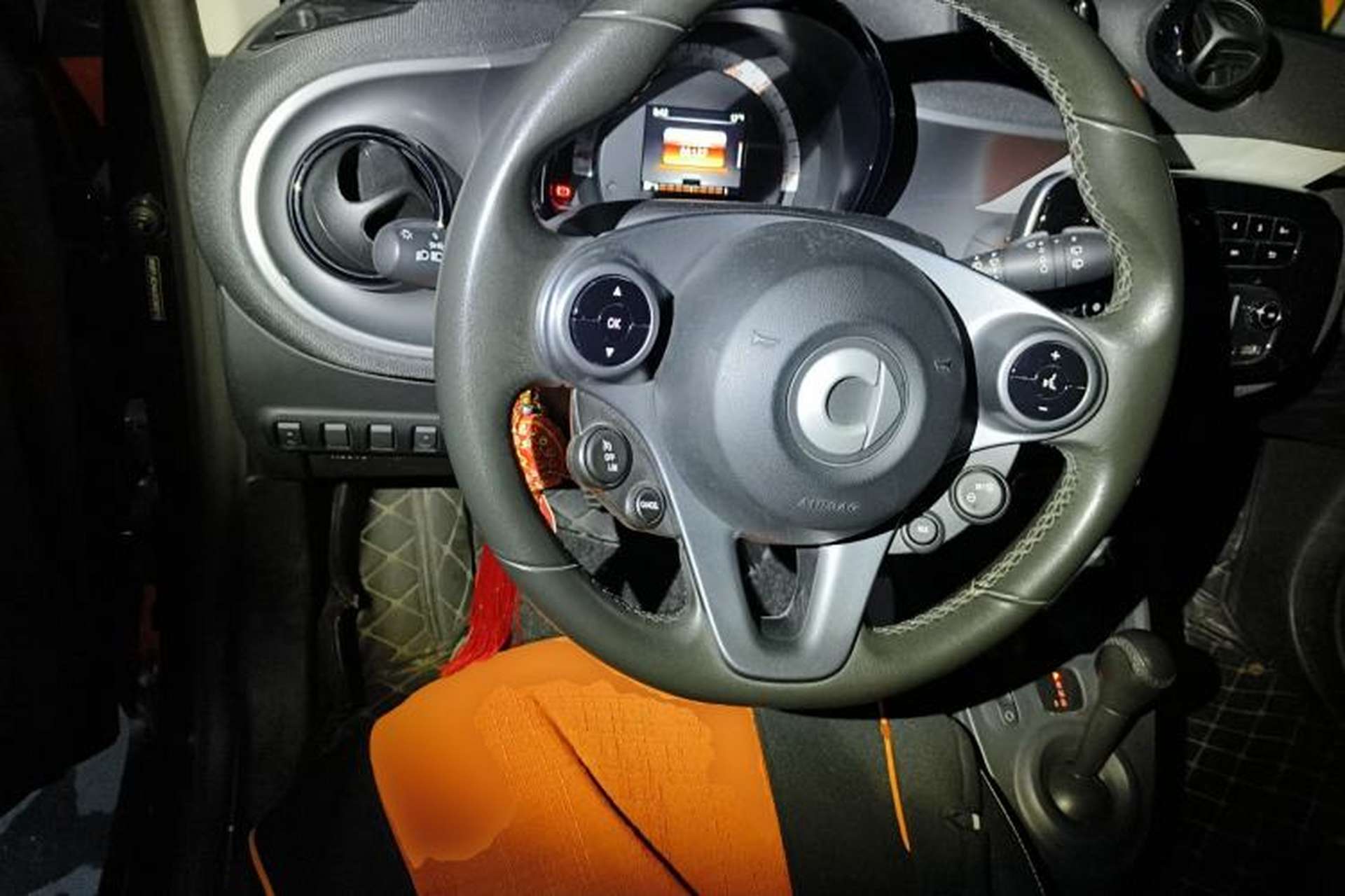 Used smart fortwo 2015 1.0L 52 kW Hardtop Passion Edition Steering Wheel