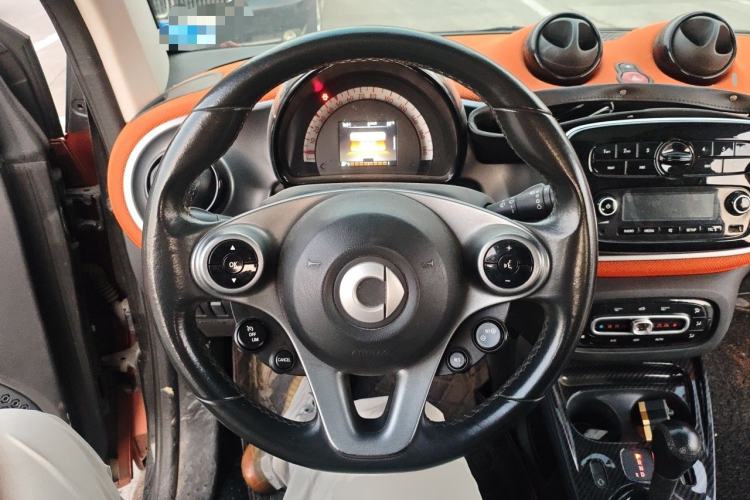 Used smart fortwo 2015 1.0L 52 kW Hardtop Passion Edition Steering Wheel