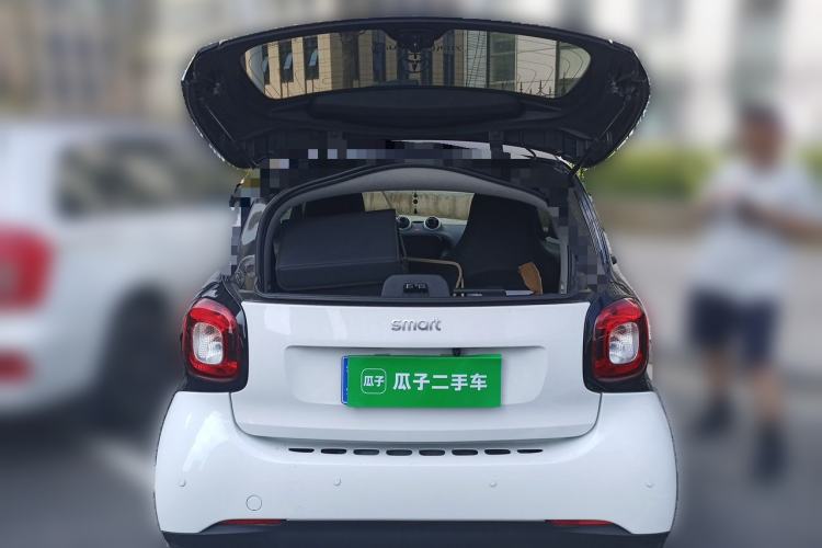 Used smart fortwo 2015 1.0L 52 kW hardtop Dynamic version Trunk