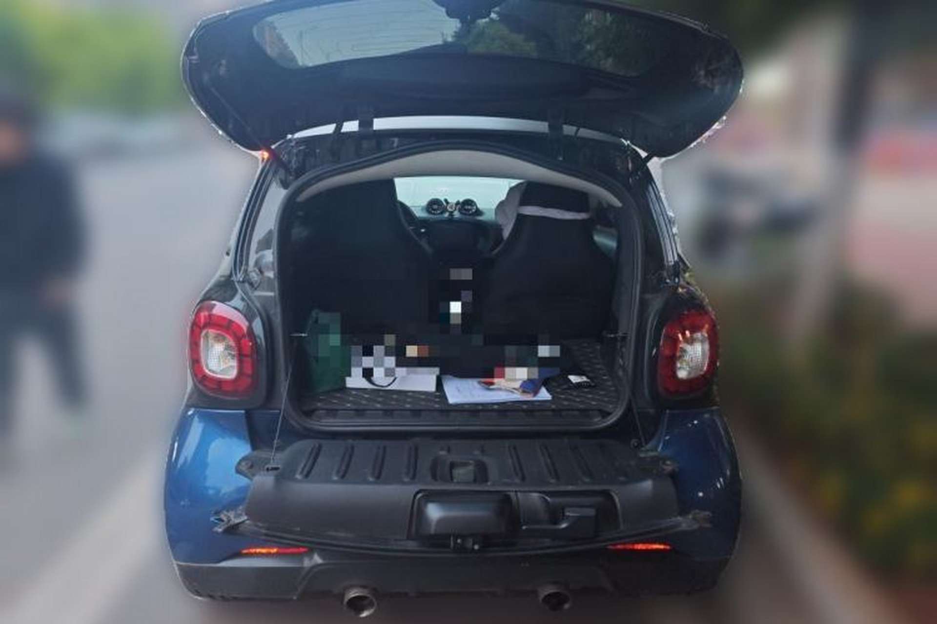 Used smart fortwo 2015 1.0L 52 kW hardtop Dynamic version Trunk
