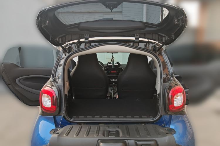Used smart fortwo 2015 1.0L 52 kW Hardtop Passion Edition Trunk