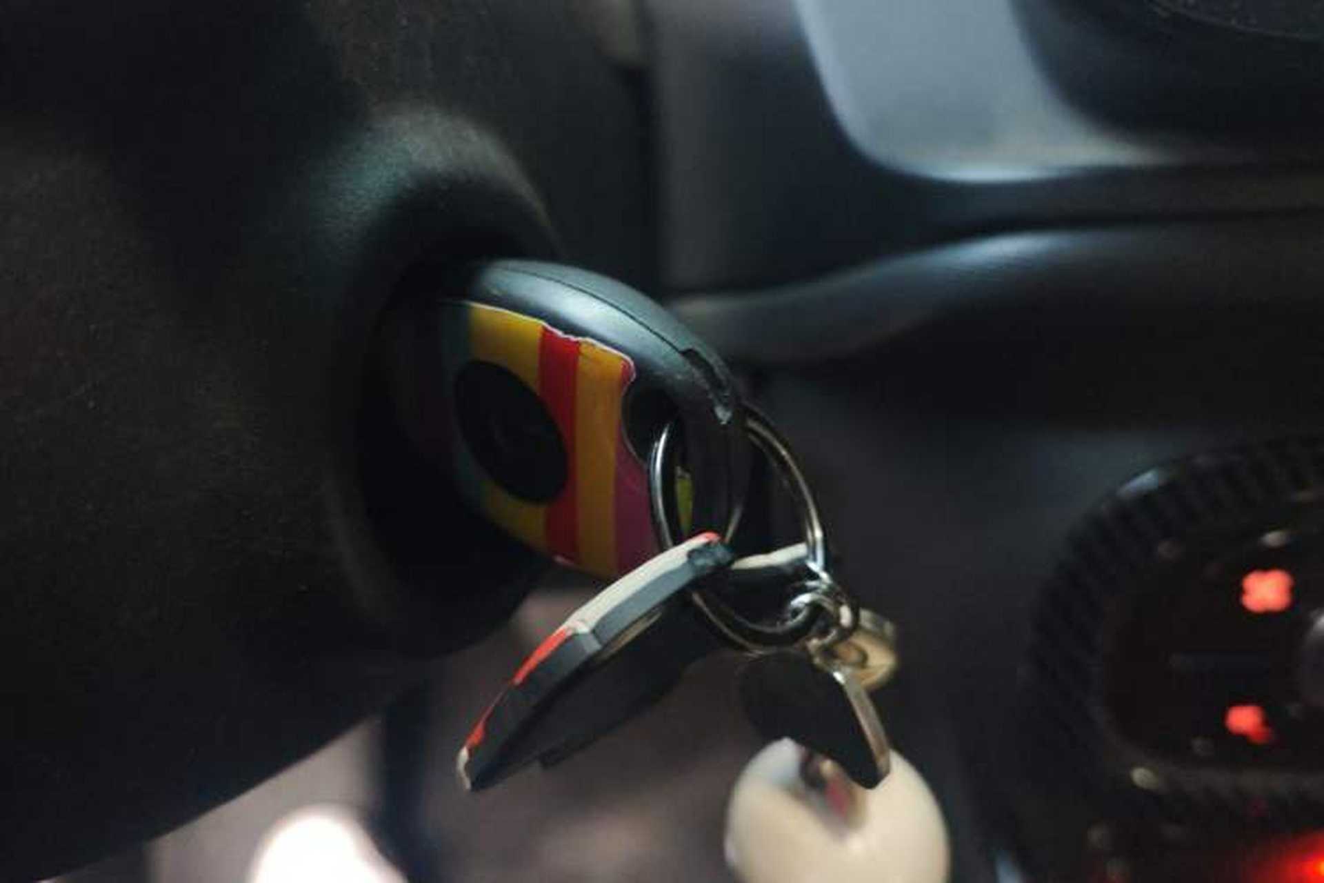 Used smart fortwo 2015 1.0L 52 kW hardtop Dynamic version Vehicle Key