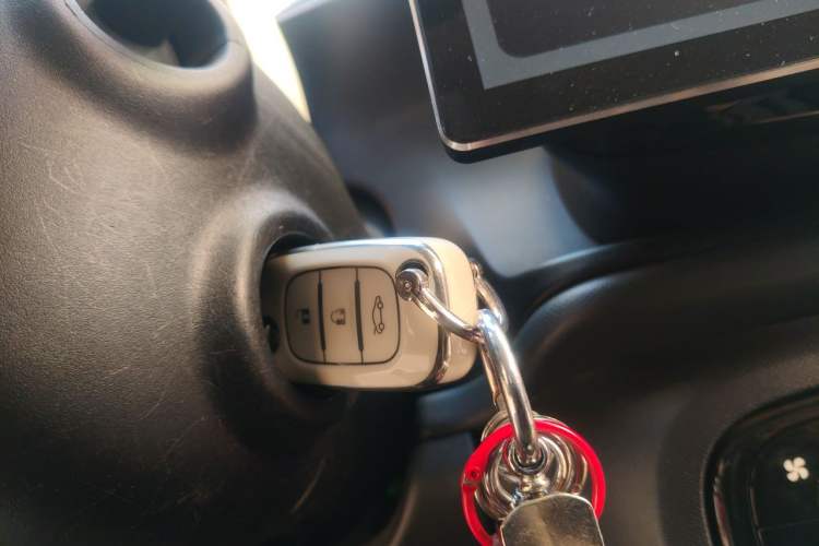 Used smart fortwo 2015 1.0L 52 kW hardtop Dynamic version Vehicle Key
