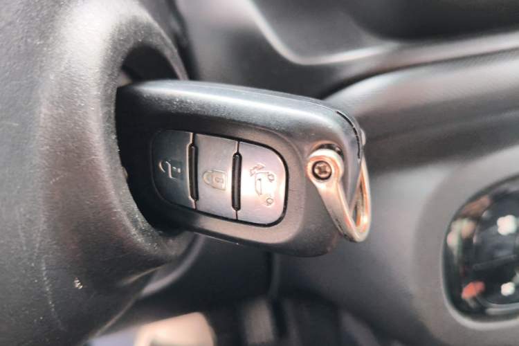 Used smart fortwo 2015 1.0L 52 kW hardtop Dynamic version Vehicle Key