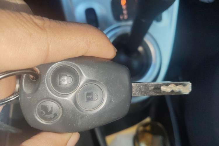 Used smart fortwo 2015 1.0L 52 kW hardtop Dynamic version Vehicle Key