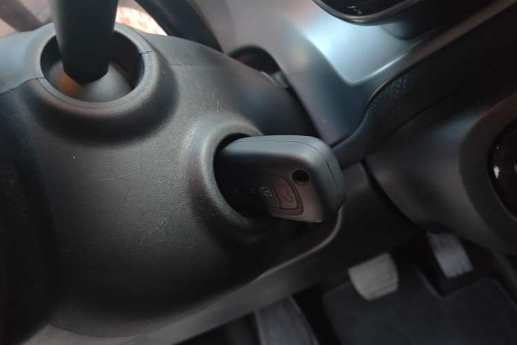 Used smart fortwo 2015 1.0L 52 kW Hardtop Passion Edition Vehicle Key