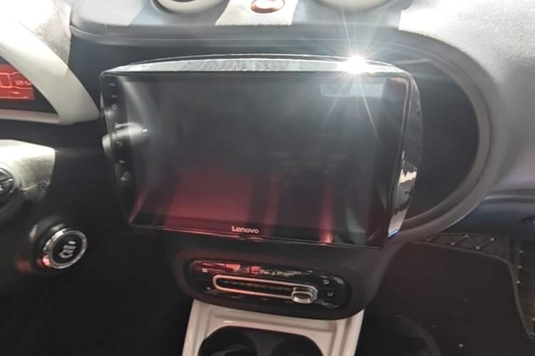 Used smart fortwo 2015 1.0L 52 kW hardtop Dynamic version Audio And AC Panel