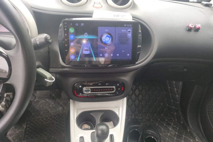 Used smart fortwo 2015 1.0L 52 kW hardtop Dynamic version Audio And AC Panel