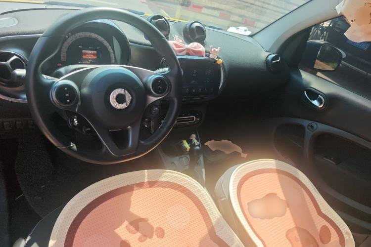Used smart fortwo 2015 1.0L 52 kW Hardtop Passion Edition Center Console