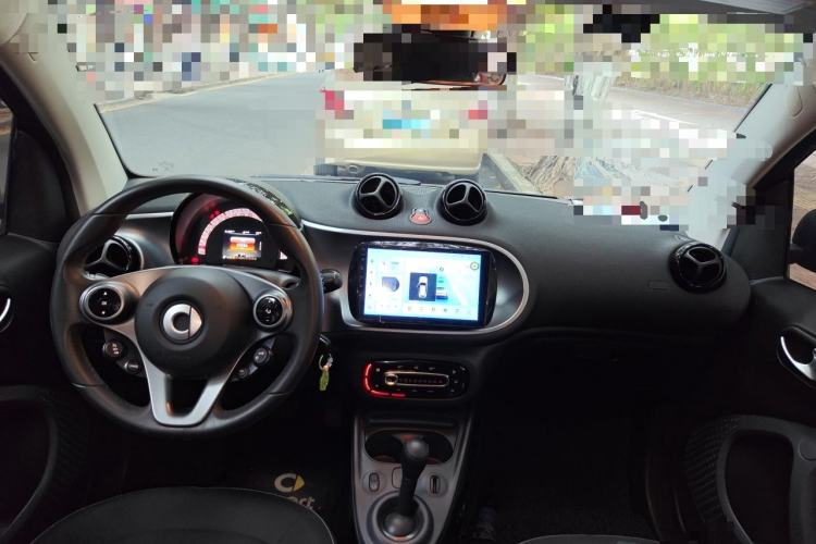 Used smart fortwo 2015 1.0L 52 kW Hardtop Passion Edition Center Console