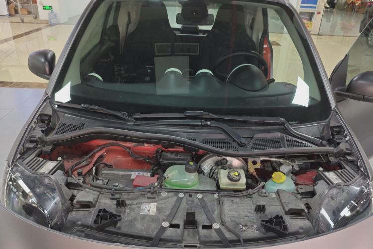 Used smart fortwo 2015 1.0L 52 kW hardtop Dynamic version Engine Bay