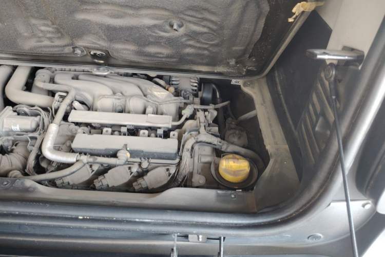 Used smart fortwo 2015 1.0L 52 kW Hardtop Passion Edition Engine Bay Left