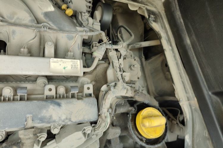 Used smart fortwo 2015 1.0L 52 kW hardtop Dynamic version Engine Bay Left