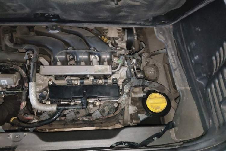 Used smart fortwo 2015 1.0L 52 kW Hardtop Passion Edition Engine Bay Left