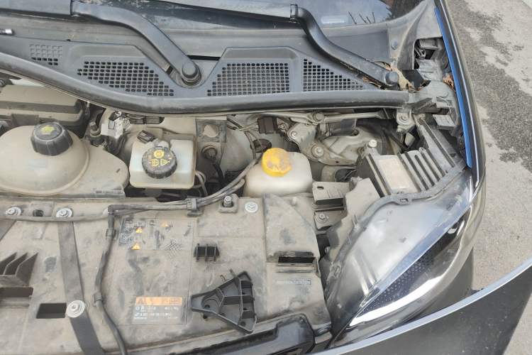 Used smart fortwo 2015 1.0L 52 kW Hardtop Passion Edition Engine Bay Left
