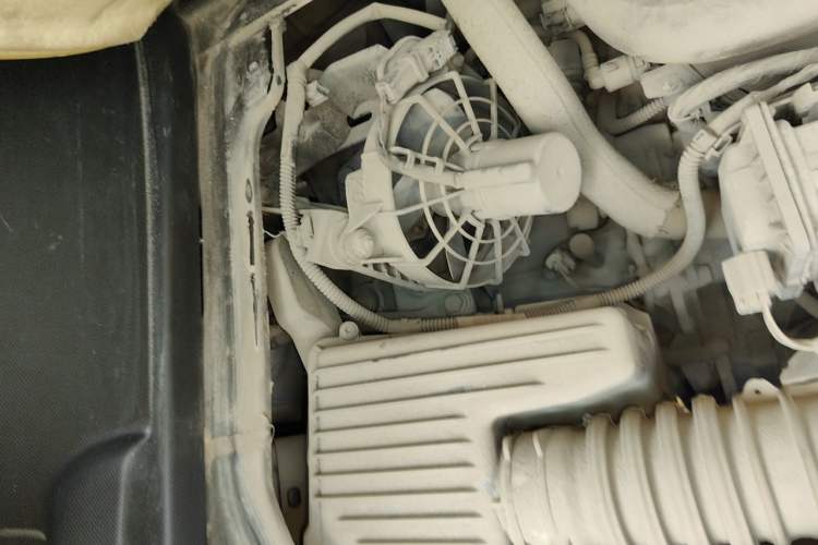 Used smart fortwo 2015 1.0L 52 kW hardtop Dynamic version Engine Bay Right