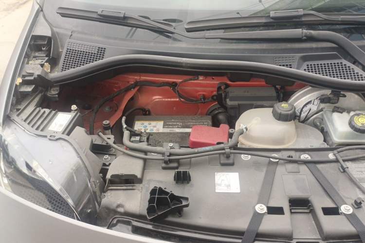 Used smart fortwo 2015 1.0L 52 kW Hardtop Passion Edition Engine Bay Right