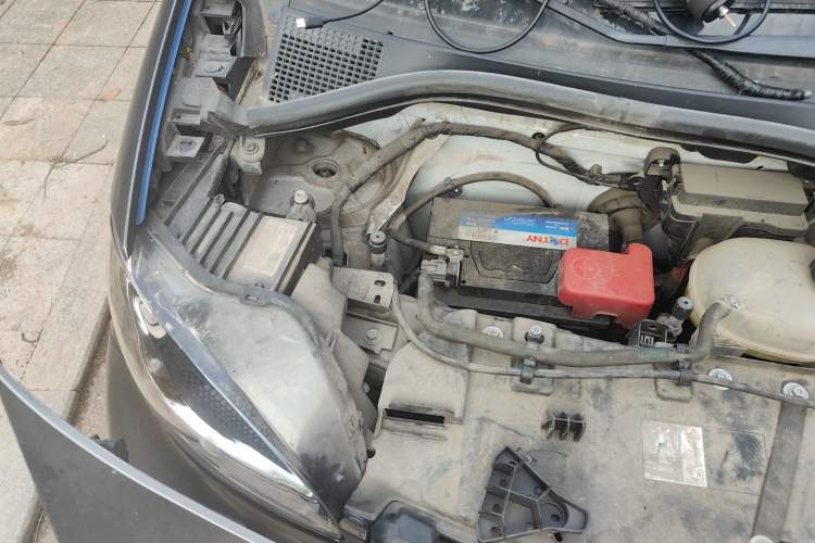 Used smart fortwo 2015 1.0L 52 kW Hardtop Passion Edition Engine Bay Right