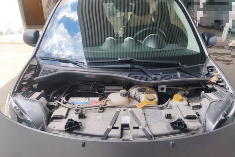Used smart fortwo 2015 1.0L 52 kW hardtop Dynamic version Engine Bay
