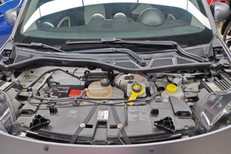 Used smart fortwo 2015 1.0L 52 kW Hardtop Passion Edition Engine Bay