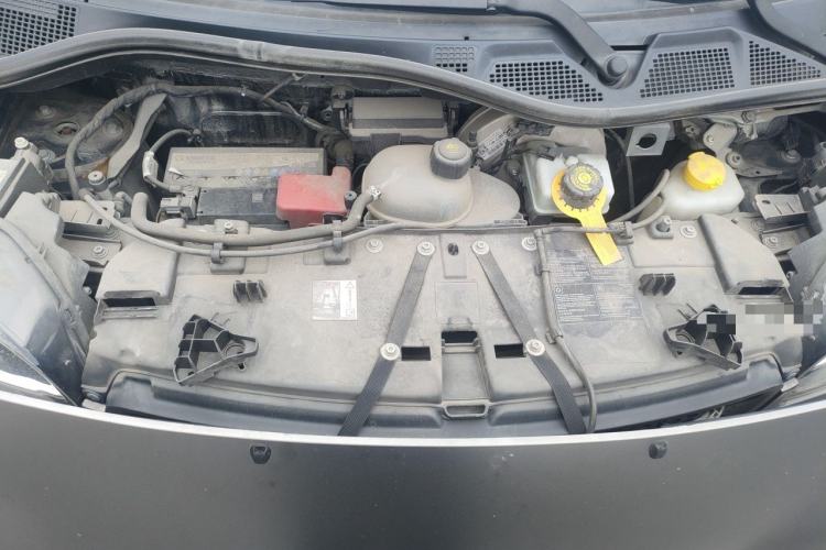 Used smart fortwo 2015 1.0L 52 kW hardtop Dynamic version Engine Bay