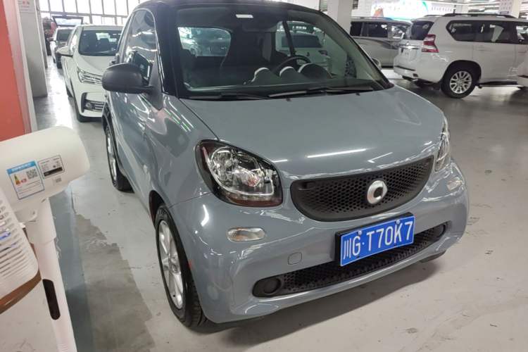 Used smart fortwo 2015 1.0L 52 kW hardtop Dynamic version Exterior 1
